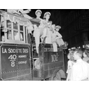 Show 1945 VJ Day Parade Image